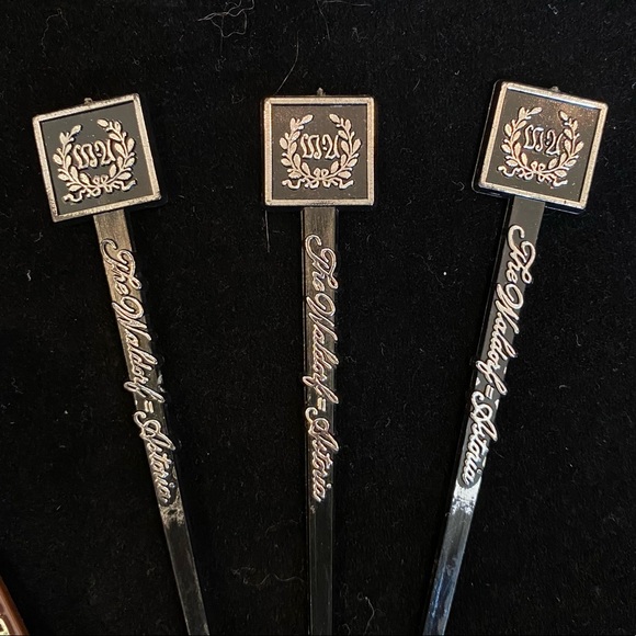 Vintage Lot of 4, “The Waldorf-Astoria” and “Bull and Bear” Swizzle Sticks - Picture 10 of 11